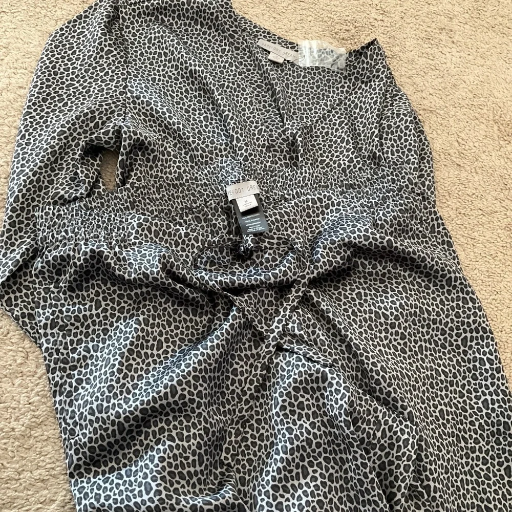 Barefoot Dreams Washed Satin - Picture 4 of 5